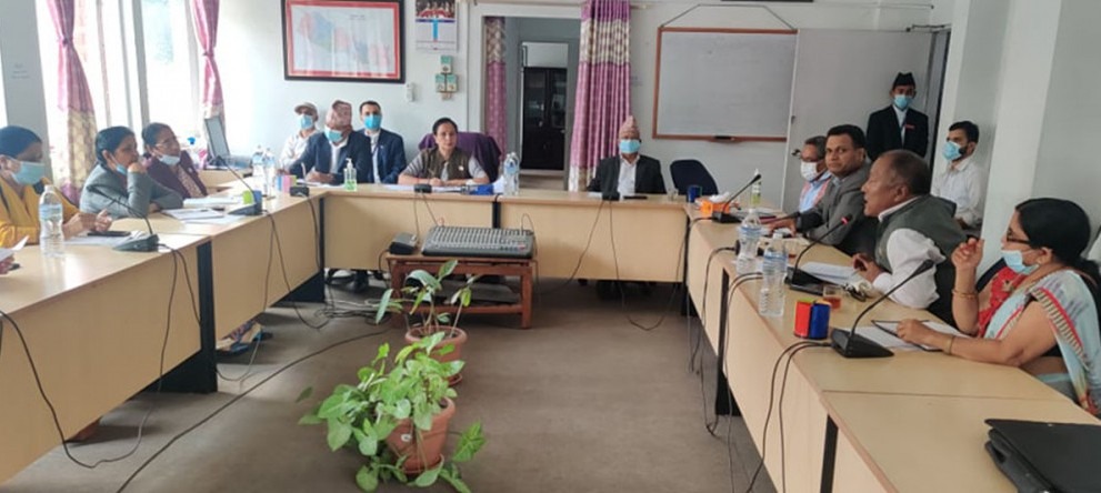 संसदीय समितिमा माधव नेपालले भने- ‘हामी सबैलाई मर्नबाट जोगाइएको छ, बधाई !’