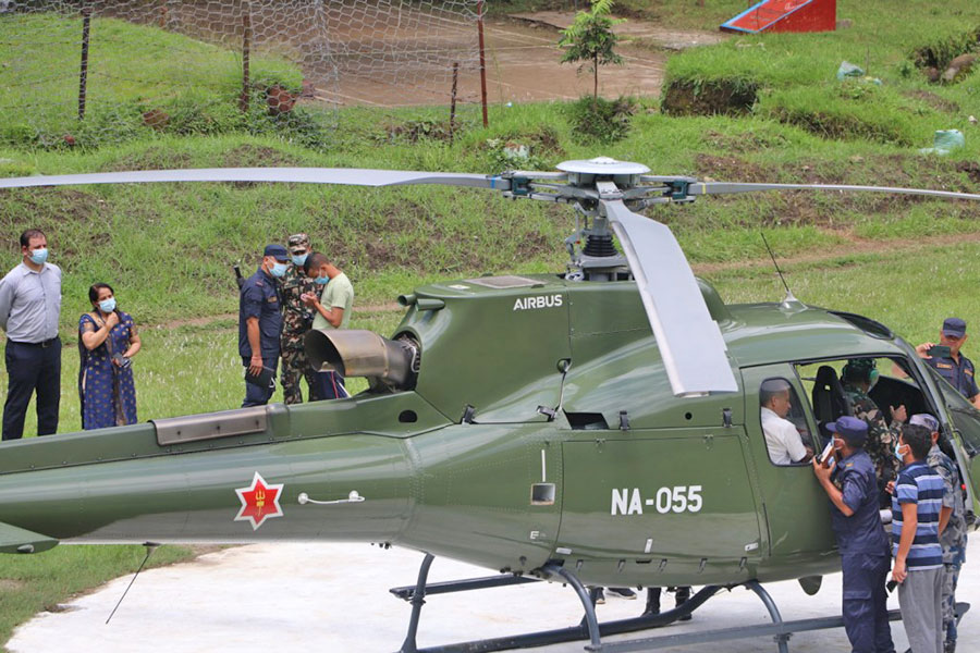 पीडित परिवार भेट्न हेलिकोप्टरमार्फत मालगाउँ पुग्यो छानबिन टोली