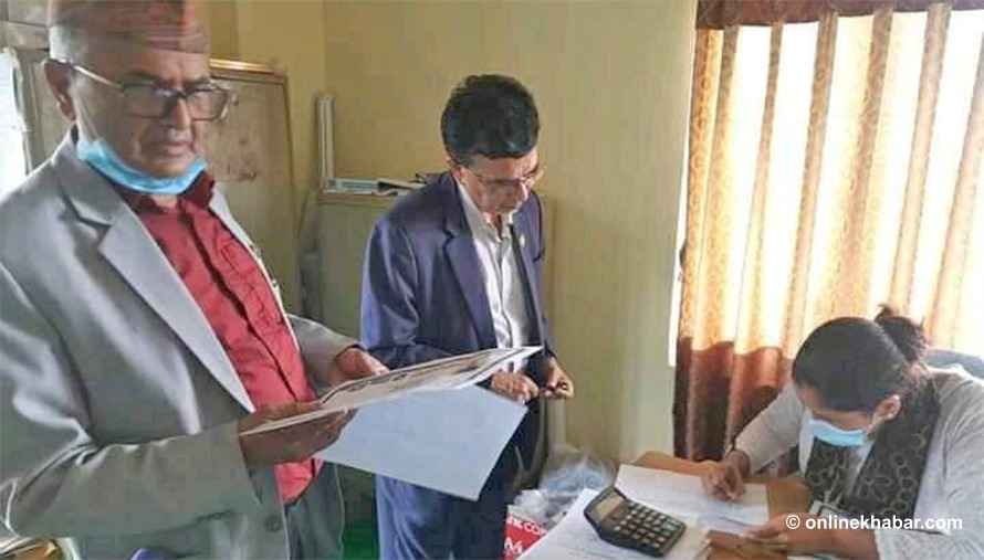 एमालेका १२ सांसदले रोजे नेकपा एकीकृत समाजवादी