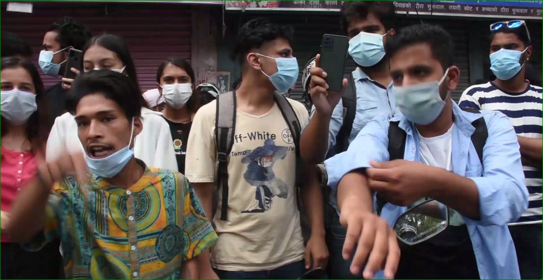 खोप नलगाइ परीक्षा नदिने भन्दै विद्यार्थीको प्रदर्शन