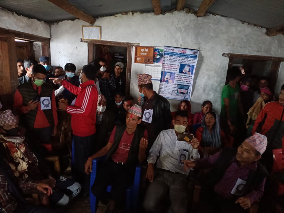 कांग्रेस र माओवादीबाट ५० भन्दा बढी युवाहरु एमालेमा प्रवेश