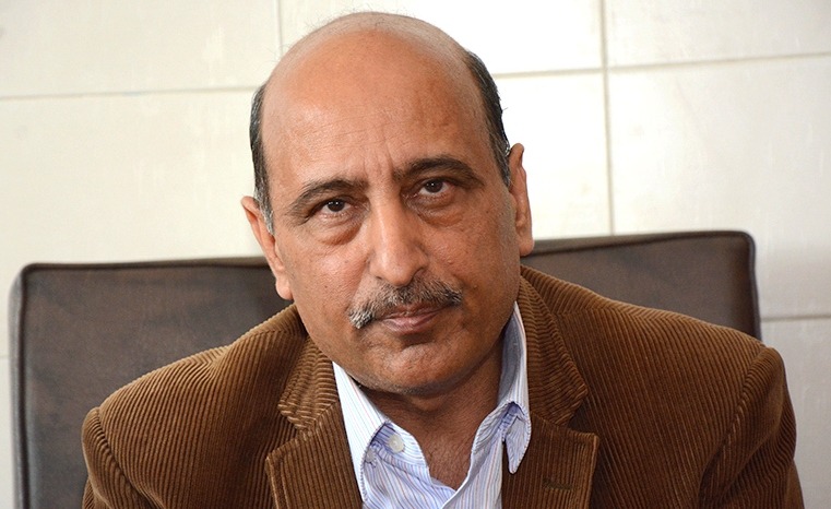 जागेश्वर गौतमसहितका कर्मचारीको सरुवामा प्रधानमन्त्रीको हस्तक्षेप