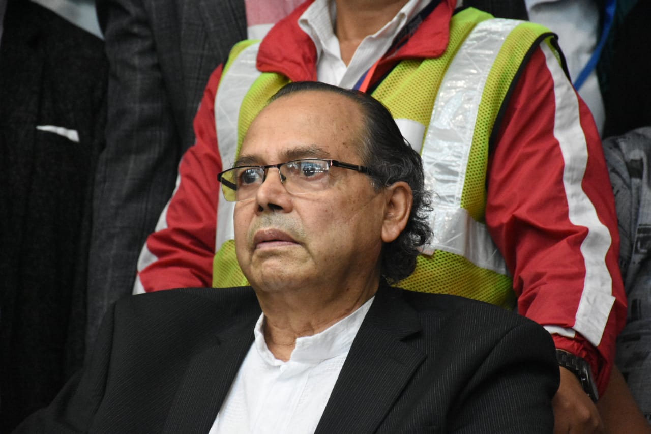 दिल्ली जाँदा एमाले, फर्किंदा समाजवादी