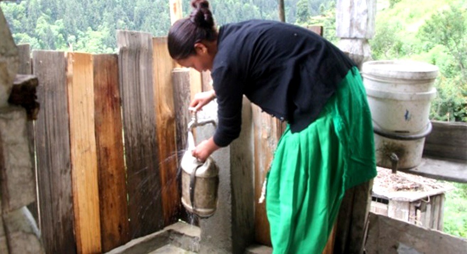 घरघरमा खानेपानीका धारा, धमिलो पानी पिउने बाध्यताकाे अन्त्य