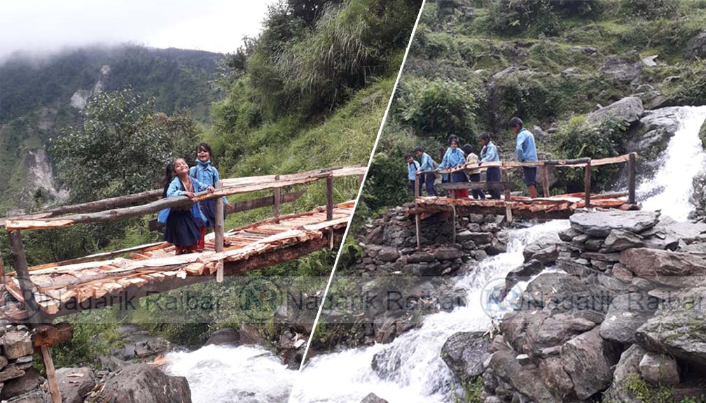 रतुडाको लवाकोट खोलामा काठेपुल निर्माण