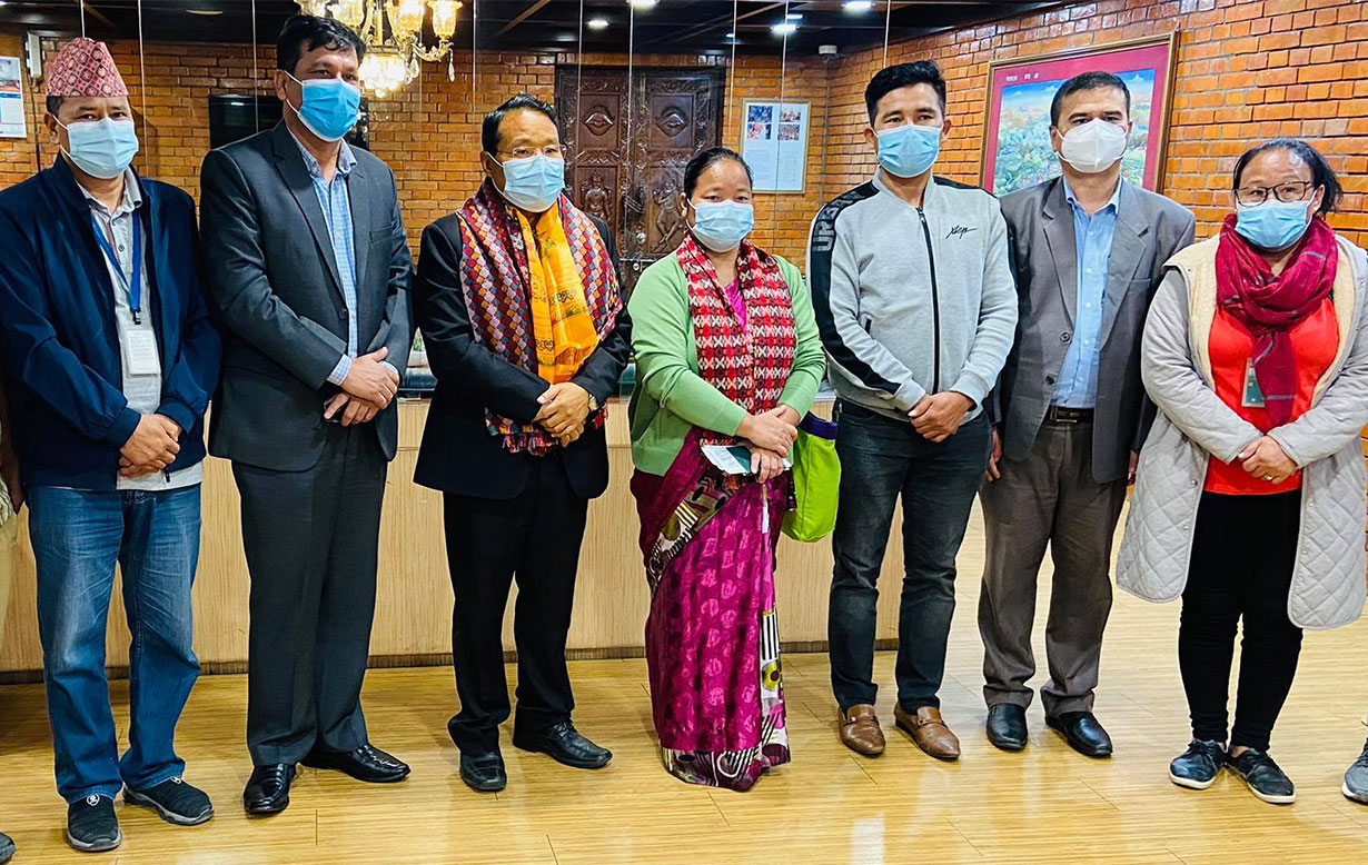 स्वास्थ्य उपचारका लागि माओवादी नेता पुन बैंकक प्रस्थान