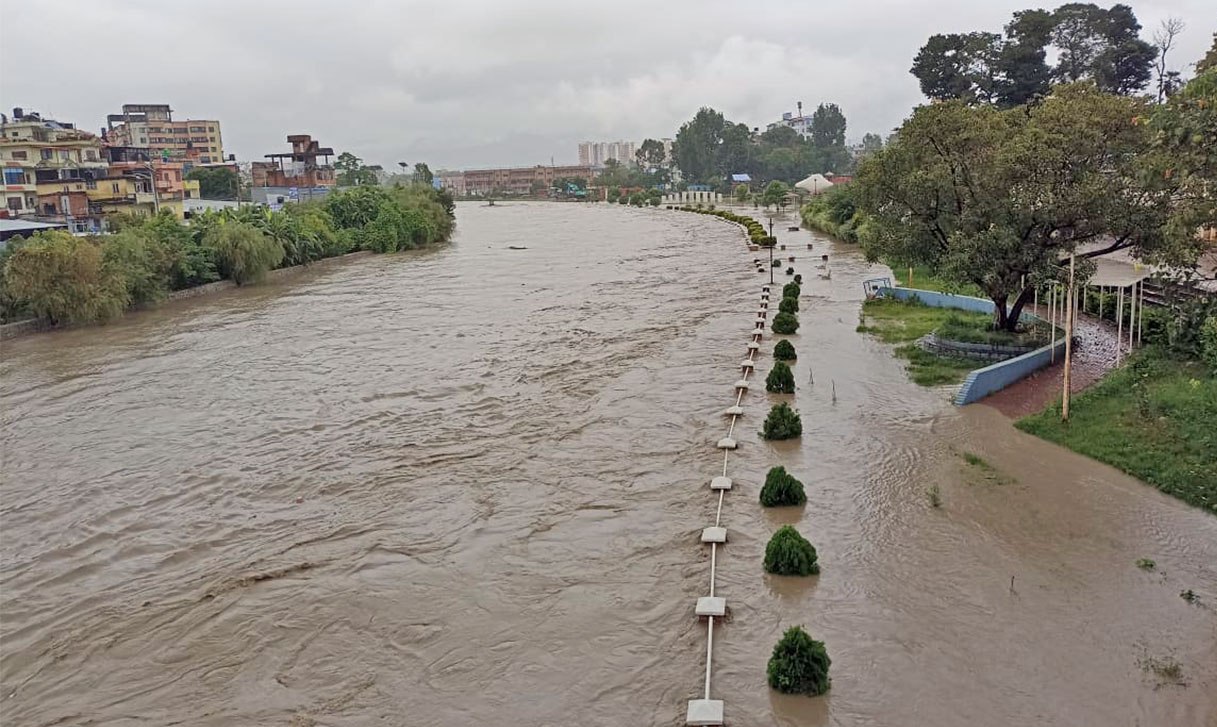 काठमाडौंमा ३८२ घर डुबे, १३८ जनाको उद्धार