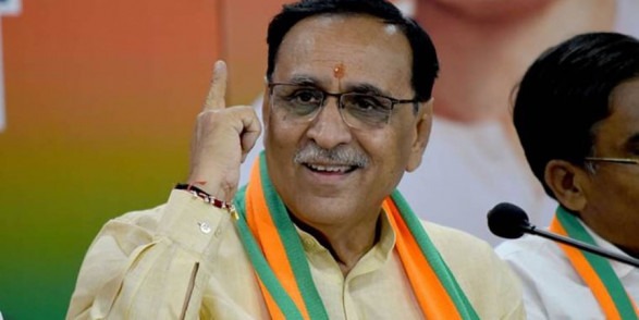 गुजरातका मुख्यमन्त्रीद्वारा राजीनामा