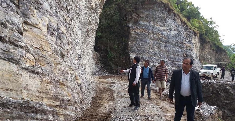 ५५ सडक योजना कटौती