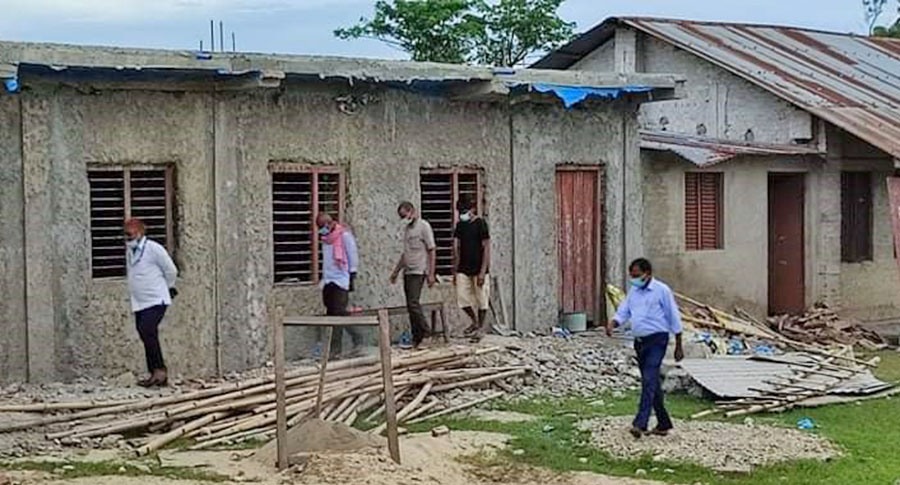 विद्यालय अनुगमन : कहीं शिक्षक आउँदैनन्, कतै झ्याल-ढोका नै छैन