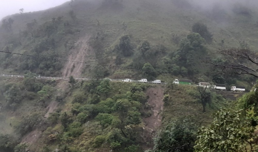 सुदूरपश्चिमका ७ पहाडी जिल्ला जोड्ने भीमदत्त राजमार्ग अवरुद्ध