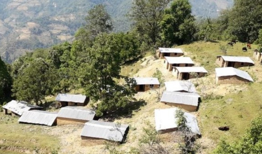 सरकारकारले बनाएका घरमा मुक्त हलियाले बस्न नमान्दा समस्या