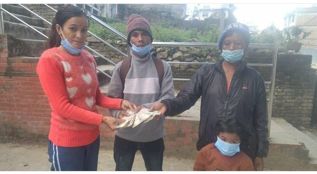 अस्पतालमा उपचार नपाएकी रोल्पाकी बसन्ती बिकलाई शाहीको पहलमा नगद सहयोग