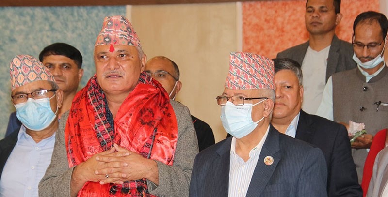 भानुभक्तलाई स्वागत गर्दै माधवले भने- ओली सम्पूर्णरुपमा च्युत भएको हेर्न बाँकी छ