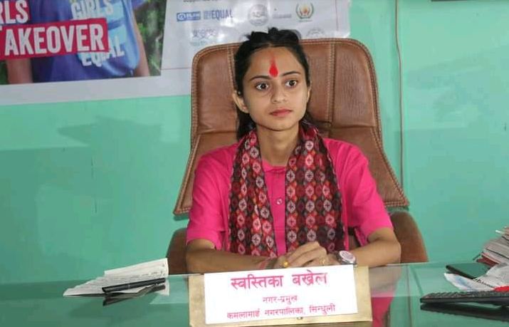 १८ बर्षीय किशोरी बनिन्, एक दिनका लागि नगरपालिकाको प्रमुख