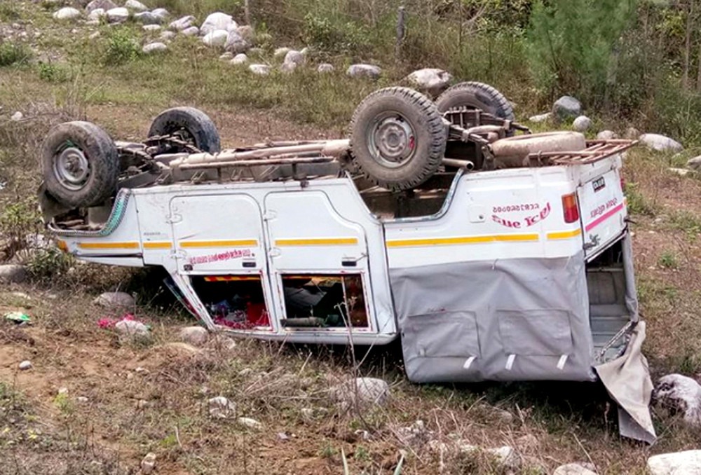 जिपको ठक्करबाट ५ जना छात्रा गम्भीर घाइते