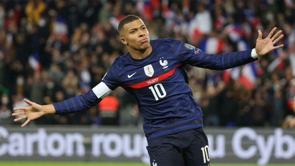 एमबाप्पेकाे चार गाेल, फ्रान्स विश्वकपमा छनाेट