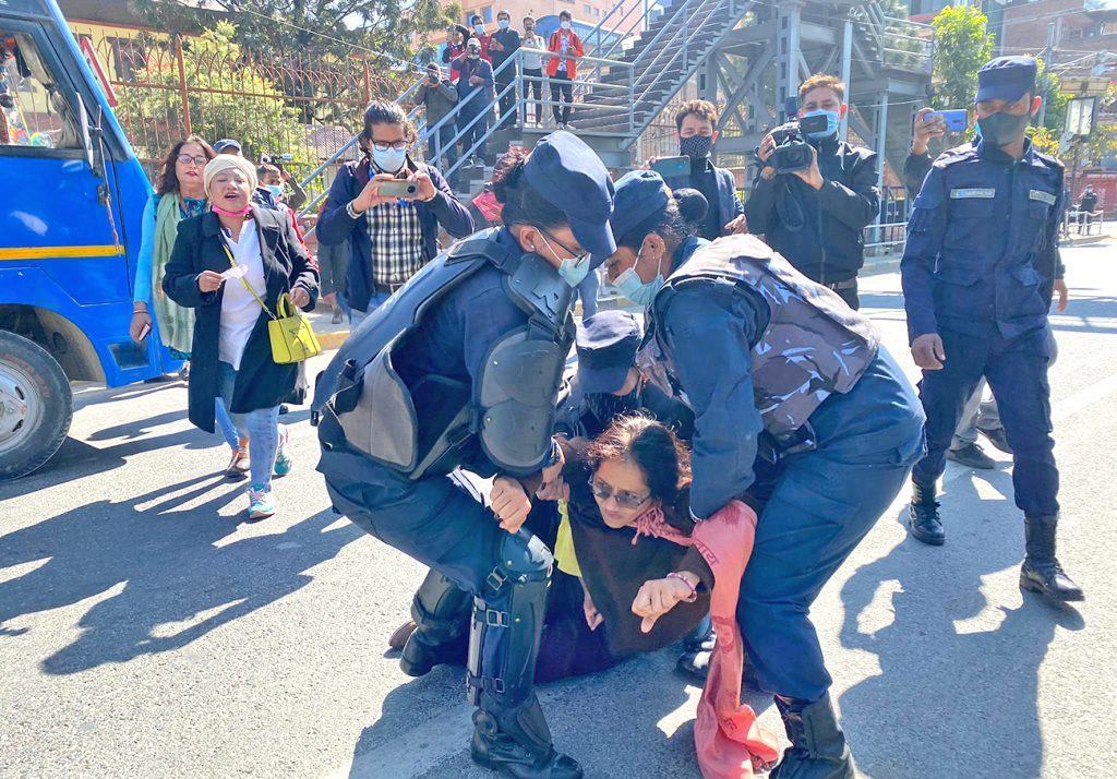 प्रधानन्यायाधीश जबराको पक्षमा प्रदर्शन गर्न खोज्नेहरू पक्राउ