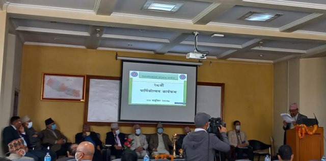 प्राध्यापक तथा सह-प्राध्यापक बढे