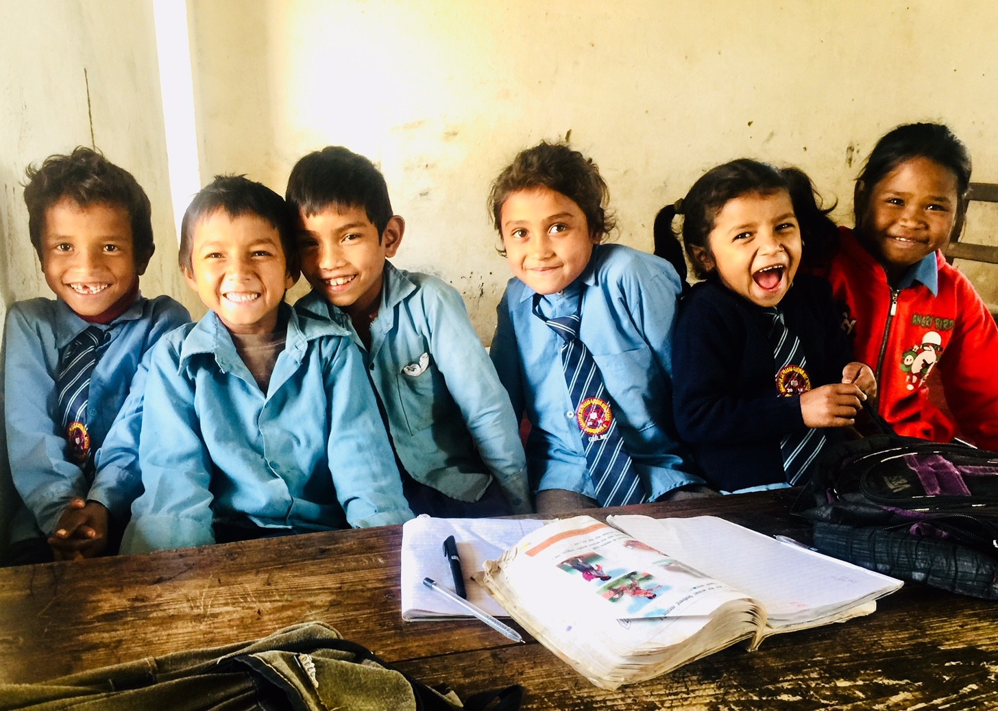 शिक्षकले विद्यार्थीको भविष्यमा योगदान गर्ने कि पार्टीको?