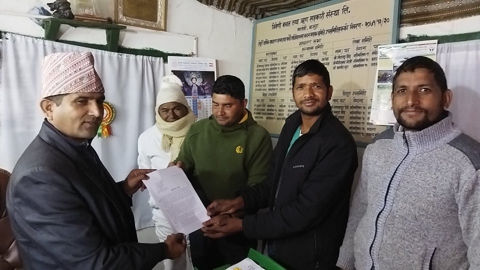 बाजुरामा विद्युत सेवा नियमित गर्न माग गर्दै पत्रकारले बुझाए ज्ञापन पत्र