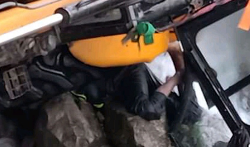 डोजर पल्टिँदा चालकको मृत्यु