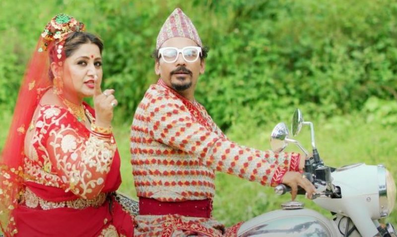 ‘कति बस्छौ माइतीकै कौसीमा’ मा दीपाश्री र केदारको रोमान्स