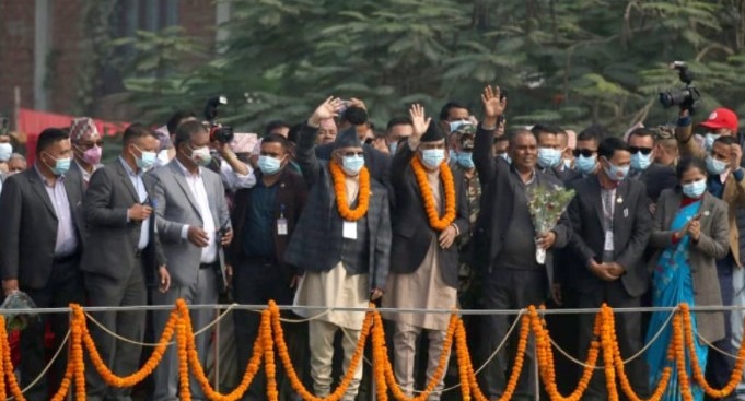 ५ महिनापछि एउटै मञ्चमा देउवा, ओली र यादव