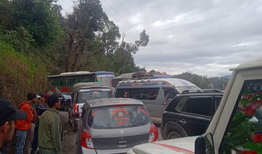 सुदूरपश्चिमका ७ पहाडी जिल्ला जोड्ने भीमदत्त राजमार्ग अवरुद्ध