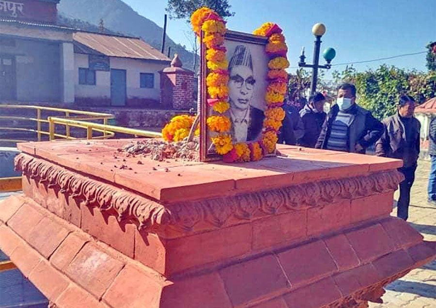 अनावरण गर्न ठिक्क पारिएको शालिक अघिल्लो रात चोरी