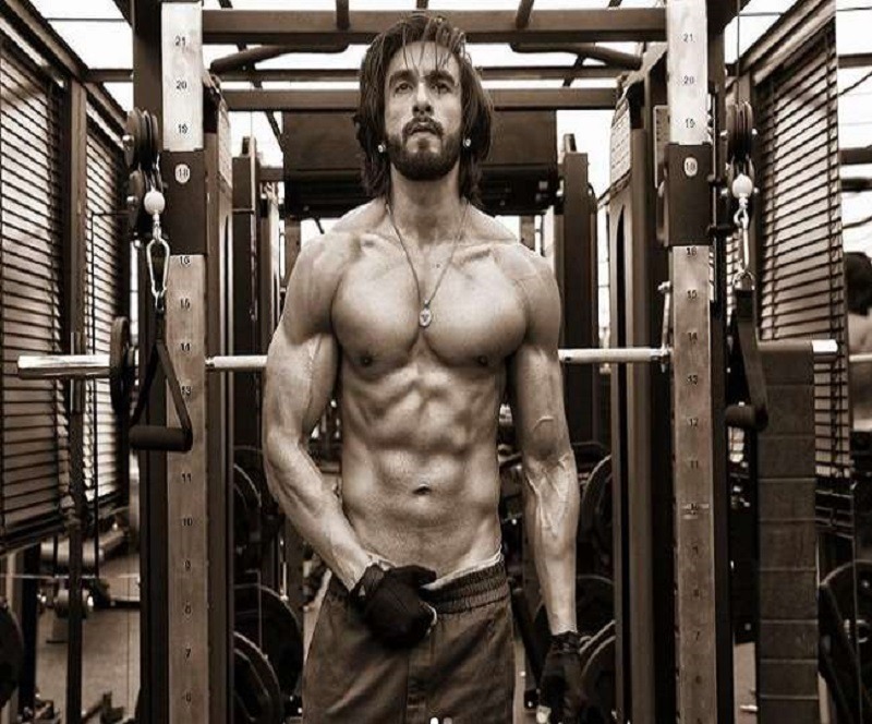 रणवीर सिंहको शर्टलेस तस्बिर भाइरल