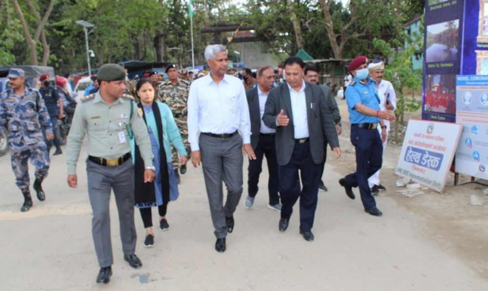 भारतीय सहजै, नेपालीलाई कडाइ