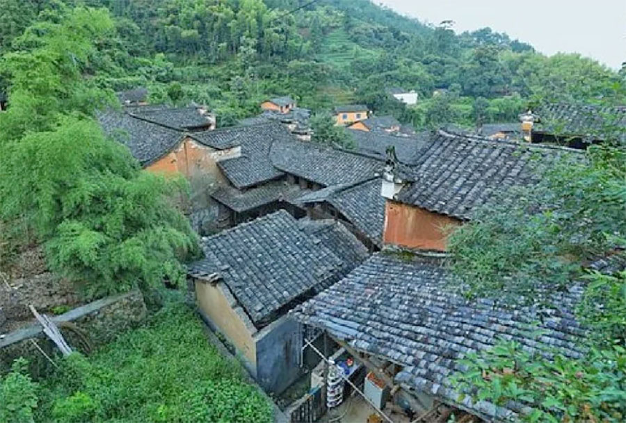 यस्तो गाउँ, जहाँ दुईतले घर बनाउनु अशुभ मानिन्छ