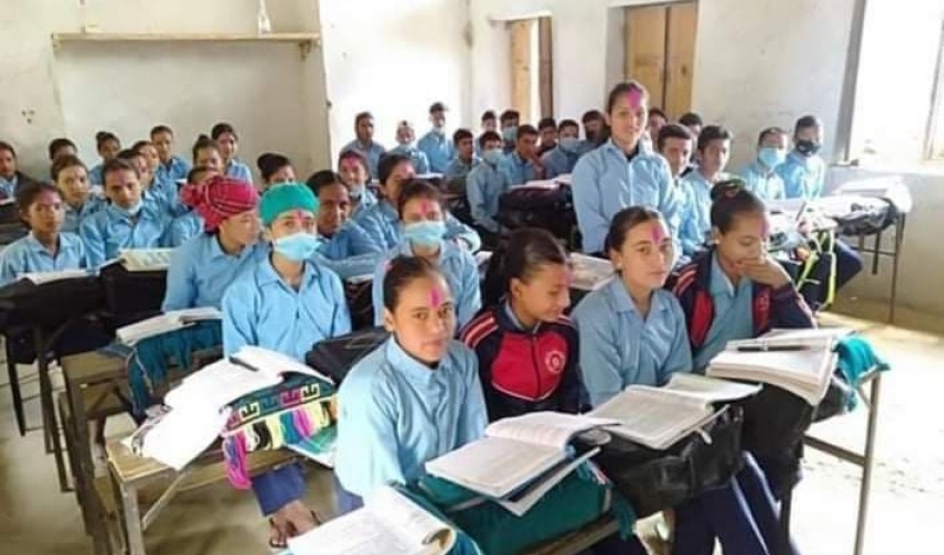 सनकबहादुरको सनकमा विद्यालय खोल्दा ३ शिक्षक संक्रमित