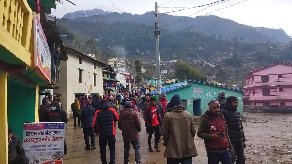 बाजुरामा एमालेका युवाहरु नेतृत्व परिर्वतनको पक्षमा