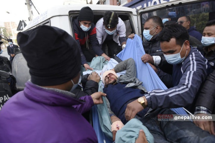 बानेश्वरमा झडप हुँदा १ जना प्रदर्शनकारी गम्भिर घाइते