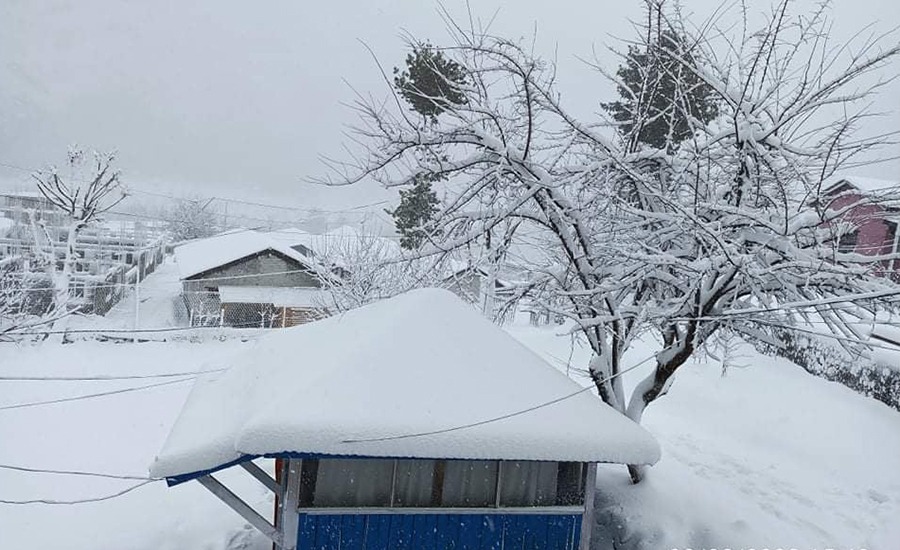 मनाङमा आइतबारदेखि हिमपात, यातायात अवरुद्ध