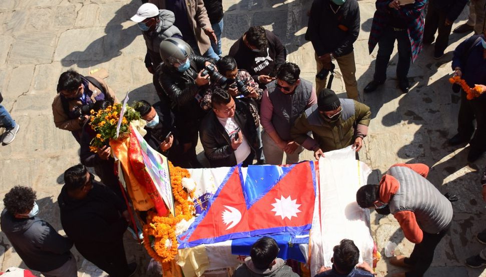 कलाकार जयनन्द लामाको बौद्ध परम्पराअनुसार अन्त्येष्टि