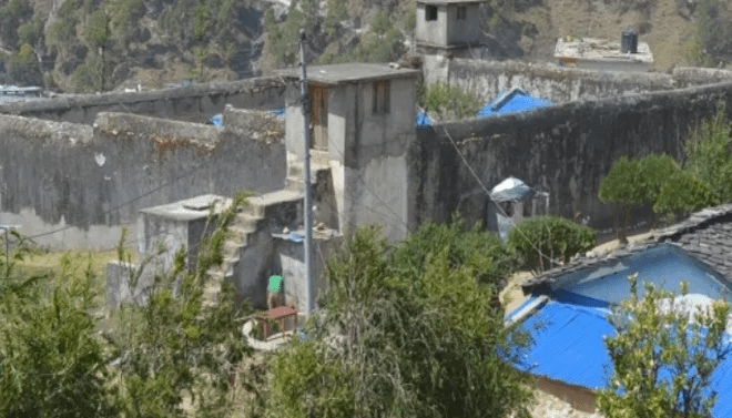 प्रहरी गर्यो कारागार भित्रबाट अवैध मोवाईल बरामद