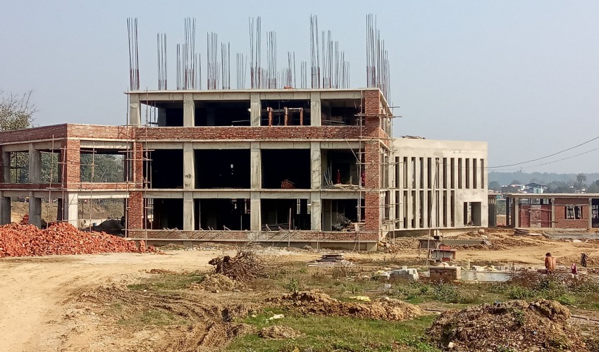 कोहलपुरमा नेपालकै नमूना बसपार्क बन्दै