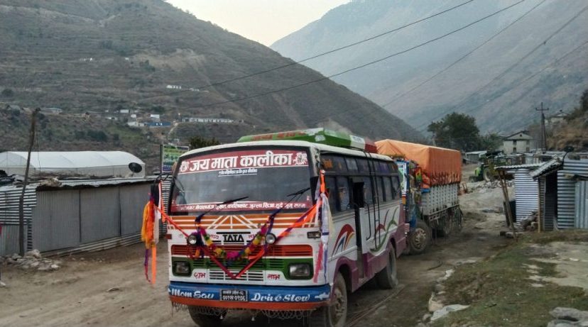 कर्णाली करिडोर सडकमा पहिलो पटक बस गुड्यो