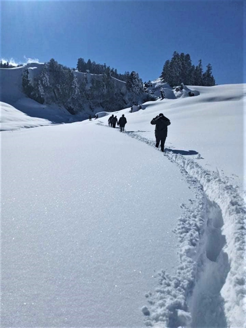 हिउँले छोपियो खप्तड