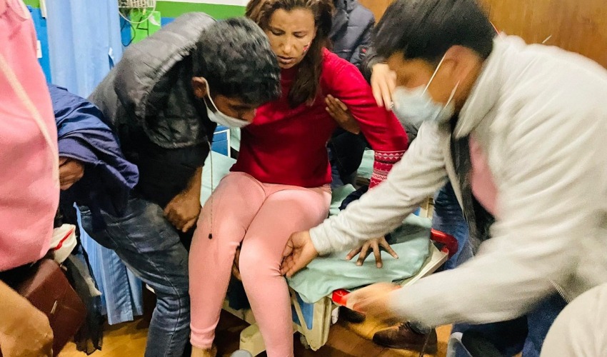 अखिल अध्यक्ष पञ्चा सिहंसहित नेता कार्यकर्ता घाइते