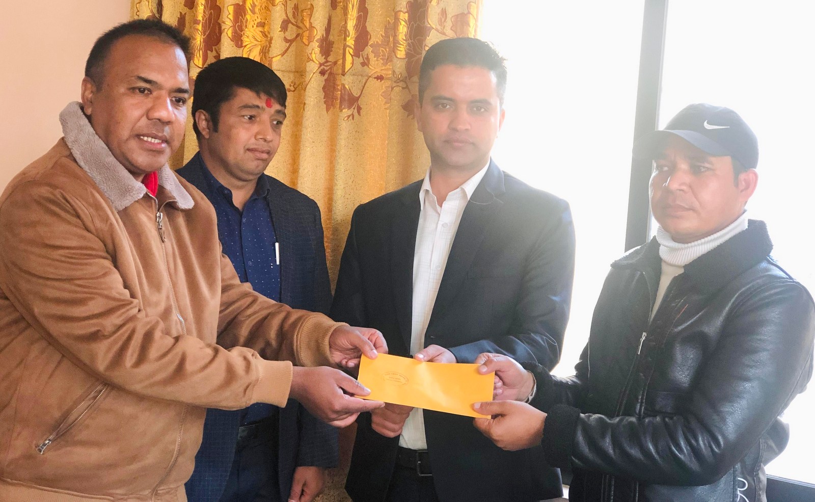 पत्रकार विश्वकर्माको परिवारलाई पत्रकार महासंघ बेलायतबाट आर्थिक सहयोग