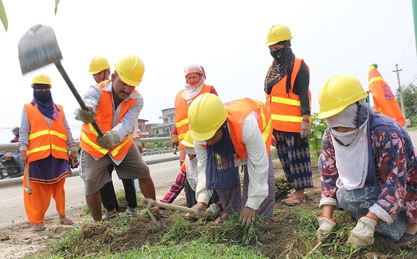 चुनावको छेउछाउतिर धकेलिंदै रोजगार कार्यक्रम