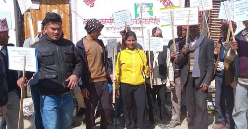 बुढीगंगा नगरपालिकामा स्थानियद्धारा ताला बन्दि