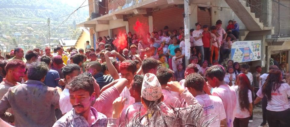 दुई वर्षपछि फर्किएको होलीको उल्लास बाजुरामा (फोटो फिचर)
