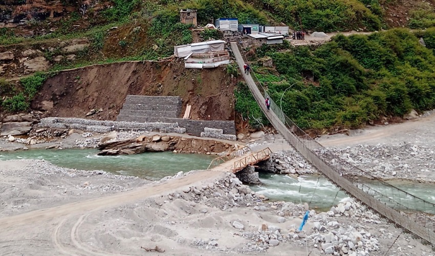 बाजुरामा पुल निर्माणको काम अलपत्र, यस्तो छ कारण