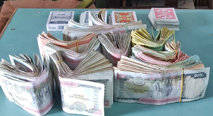 ३ लाख ८५ हजार ३३० नगदसहित २४ जुवाडे पक्राउ