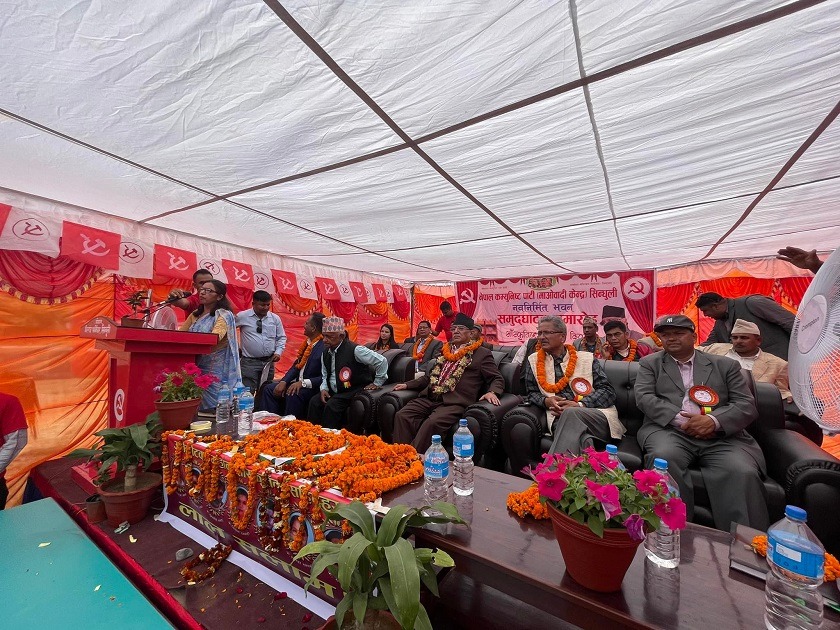 गोरु गाढाको सिद्धान्त अझै कायम नै छ : प्रचण्ड